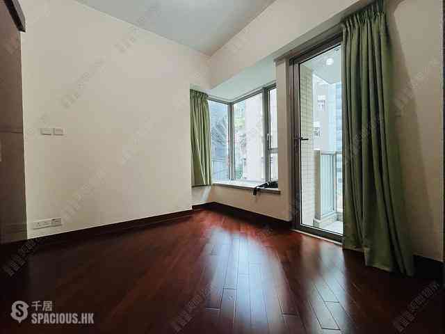 Wan Chai - The Avenue Phase 1 07