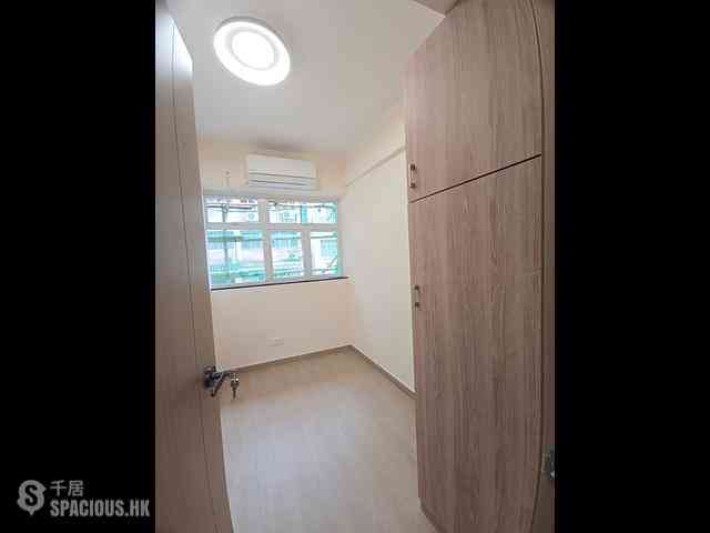 Wan Chai - Siu Fung Building 04