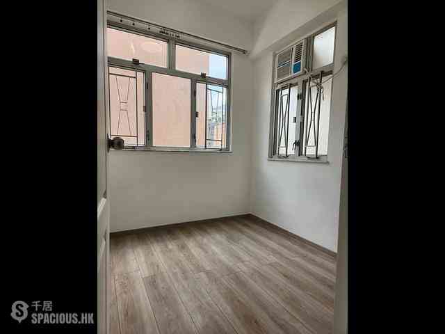 Wan Chai - Siu Fung Building 07