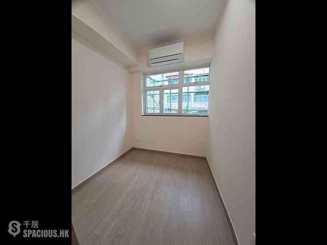 Wan Chai - Siu Fung Building 09