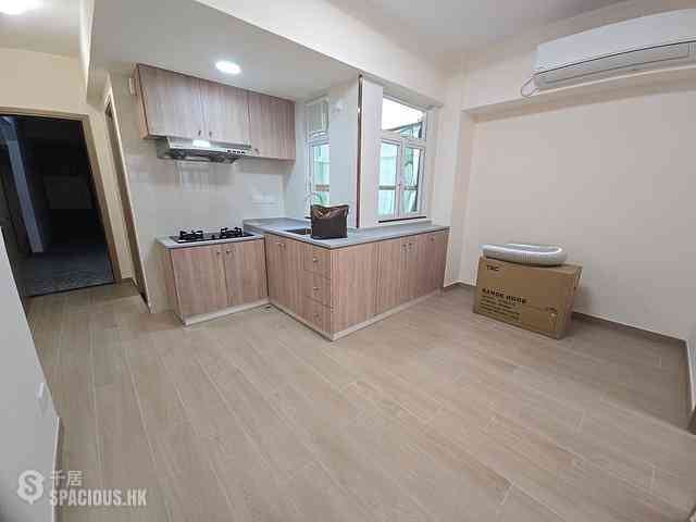 Wan Chai - Tung Shing Building 01