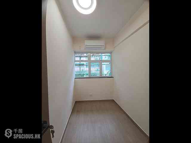 Wan Chai - Tung Shing Building 02