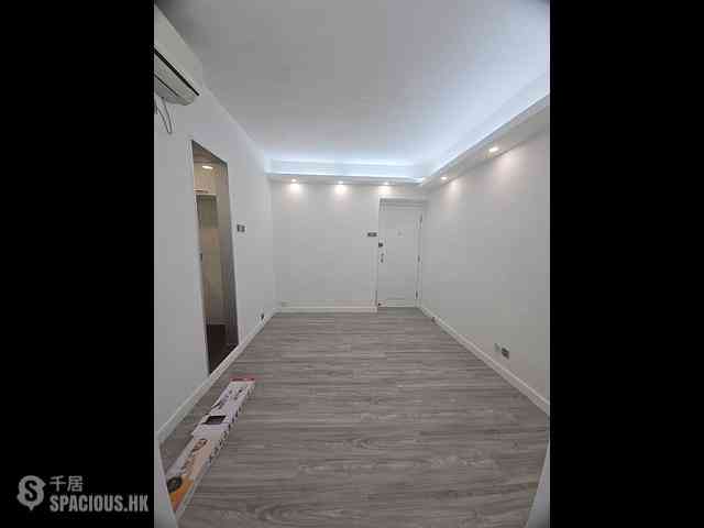 Wan Chai - Tonnochy Towers Block B 02