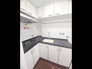 Wan Chai - Tonnochy Towers Block B 05