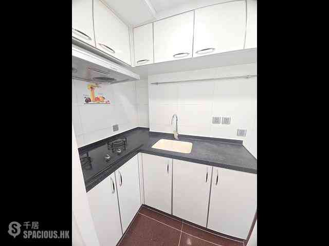 Wan Chai - Tonnochy Towers Block B 05