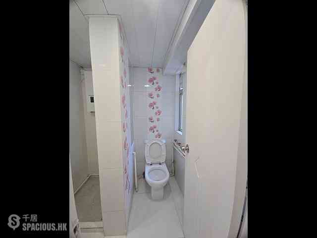 Wan Chai - Tonnochy Towers Block B 06