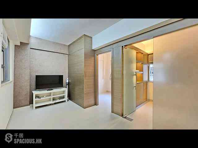 Wan Chai - Hung Yip Building 03