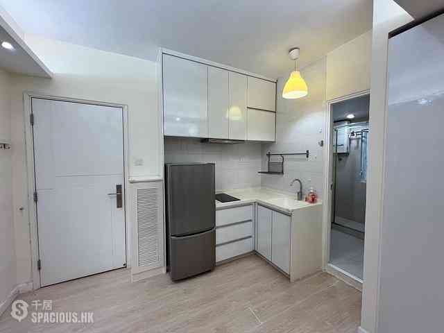 Wan Chai - Luen Fat Mansion 03