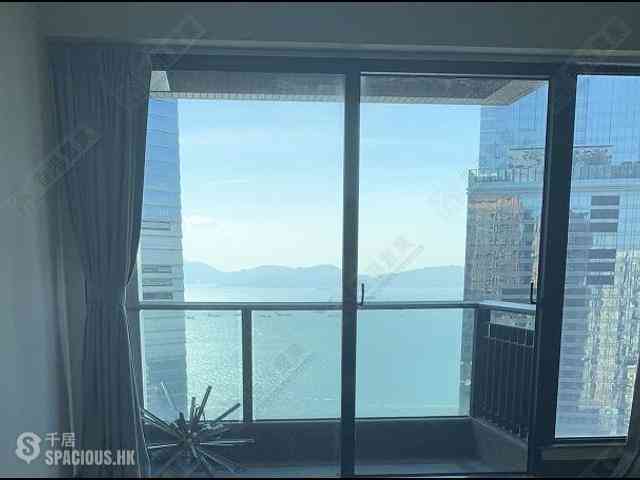 West Kowloon - The Arch Star Tower (Block 2) 01