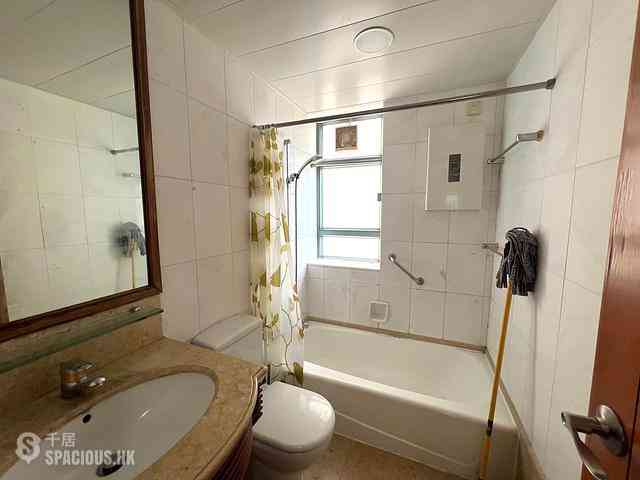 Tung Chung - Tung Chung Crescent 10