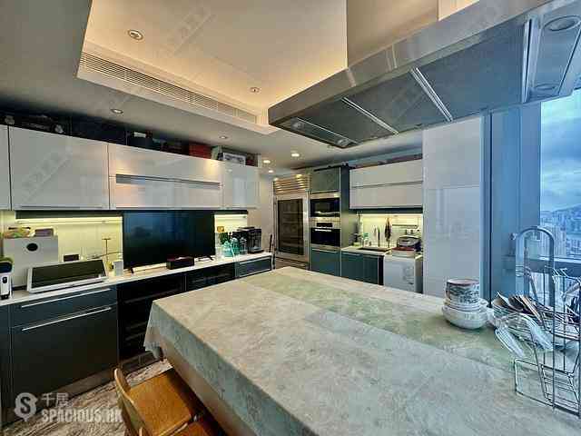 West Kowloon - The Cullinan (Tower 21 Zone 2 Luna Sky) 07