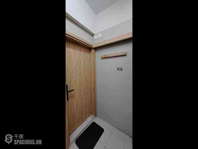 Wan Chai - Chin Hung Building 09