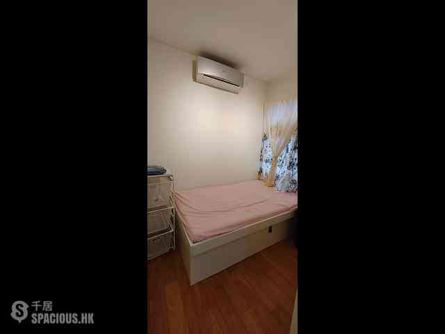 Wan Chai - Chin Hung Building 08