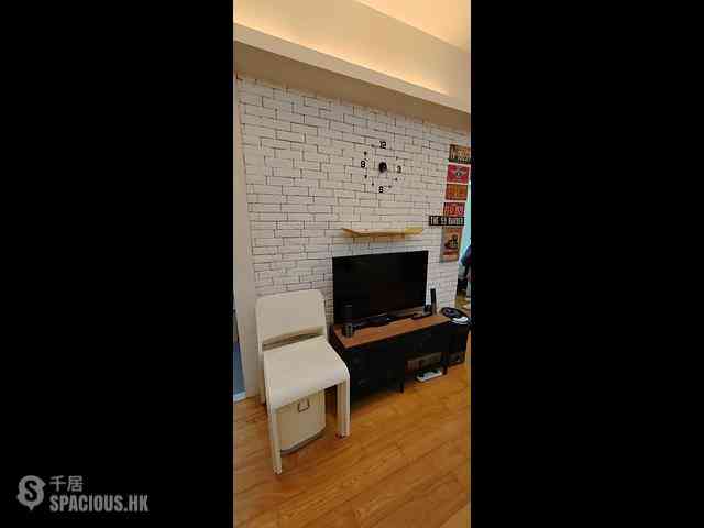 Wan Chai - Chin Hung Building 05