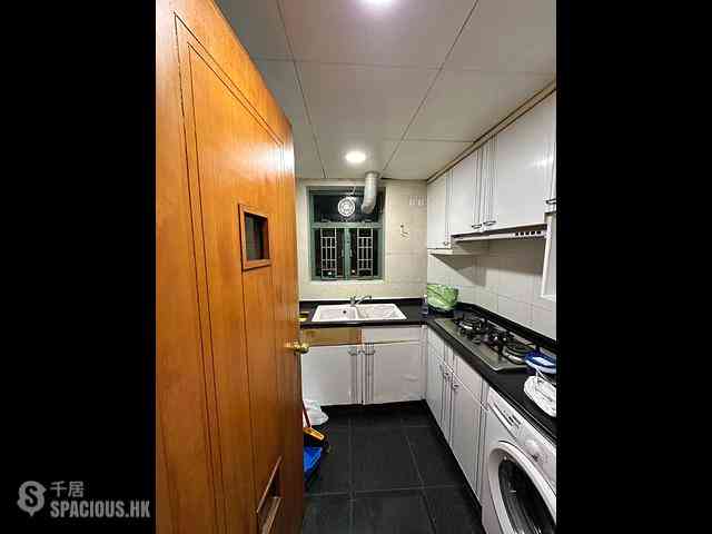 Tai Kok Tsui - Park Avenue Phase 1 Block 7 06