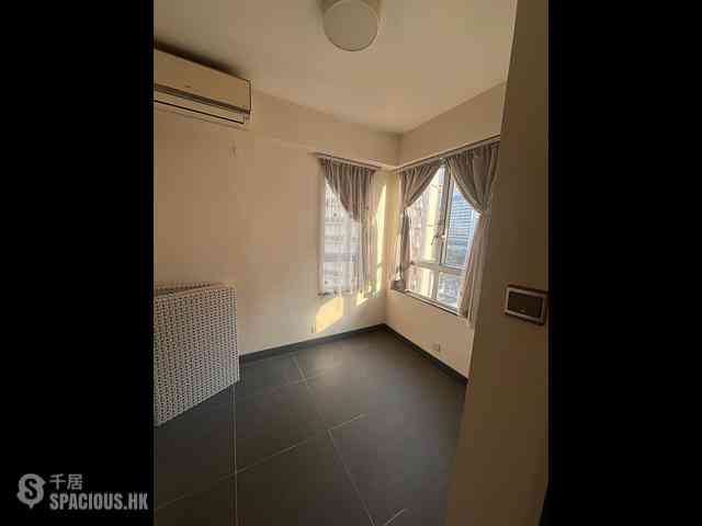Sai Ying Pun - Yuk Ming Towers 04