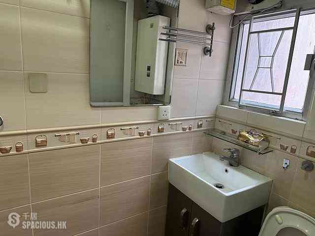 Wan Chai - Wing Tak Building 09