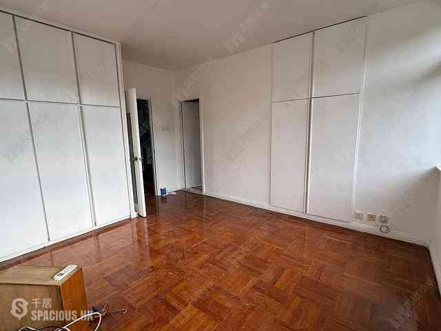 Chung Hom Kok - Cape Court 05