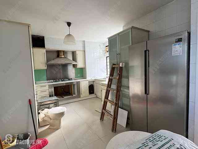 Chung Hom Kok - Cape Court 08