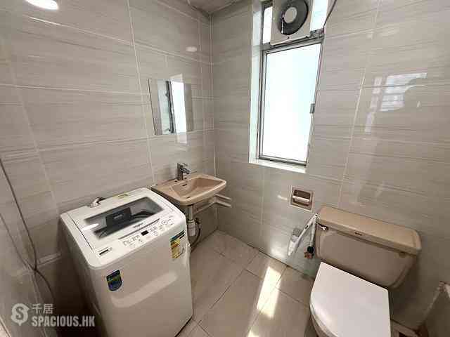 Quarry Bay - Nan Fung Sun Chuen Block 6 13