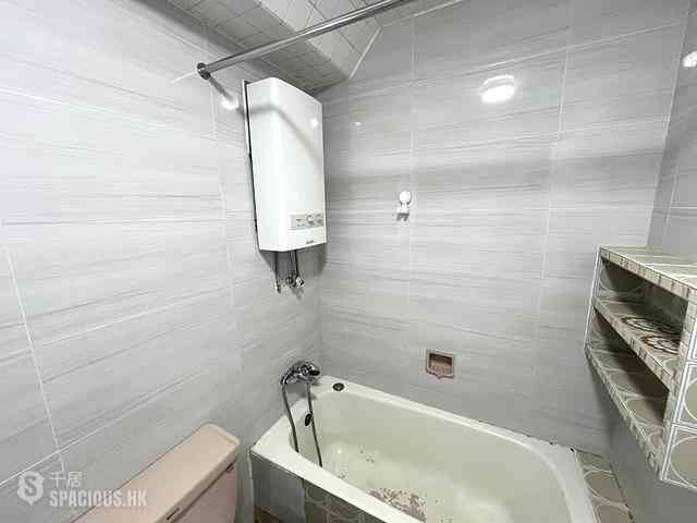Quarry Bay - Nan Fung Sun Chuen Block 6 14