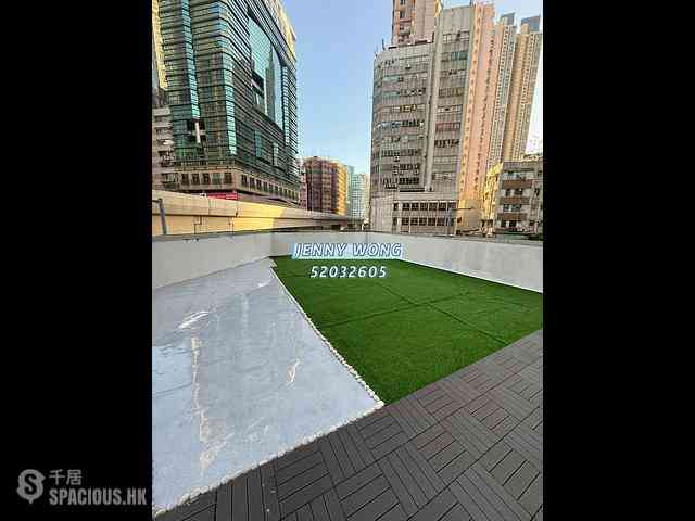 Tai Kok Tsui - Glory Royal Complex Centre Phase 2 Royal Building 02