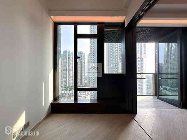 Tai Kok Tsui - Square Mile Phase 5 Gateway · Square Mile 02