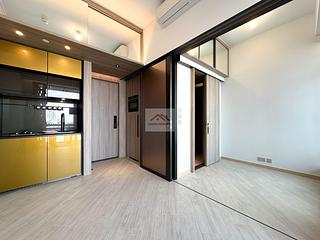 Tai Kok Tsui - Square Mile Phase 5 Gateway · Square Mile 02