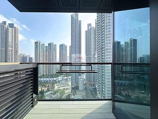 Tai Kok Tsui - Square Mile Phase 5 Gateway · Square Mile 05