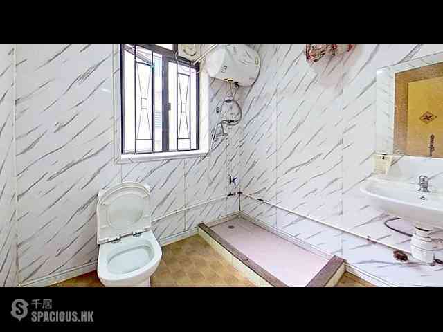 Sai Ying Pun - 320, Queen's Road West 02
