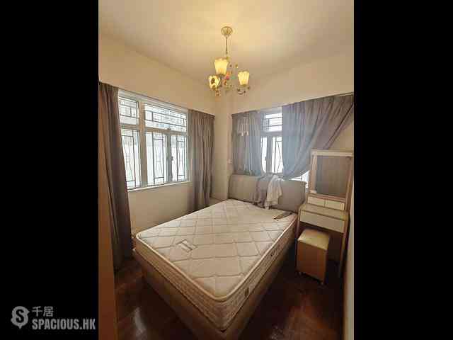 Fortress Hill - Yuet Ming Building 05