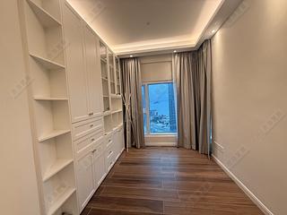 West Kowloon - The Waterfront Phase 2 Block 6 08