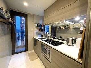 Tung Chung - The Visionary Tower 10 06