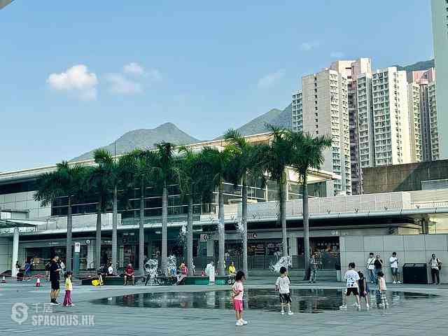 Tung Chung - Tung Chung Crescent 15