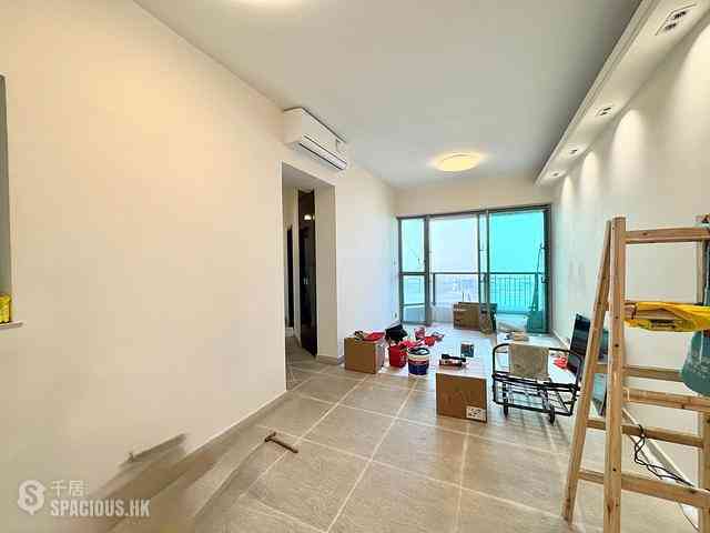 Tung Chung - Coastal Skyline Phase 3 La Rossa 01