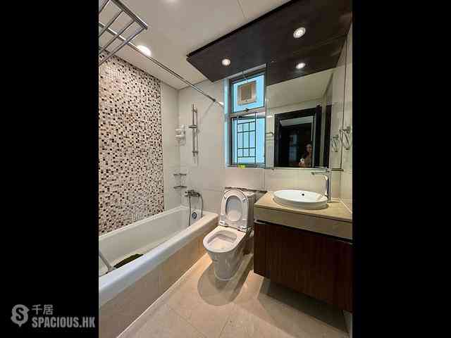 Tung Chung - Coastal Skyline Phase 3 La Rossa 11