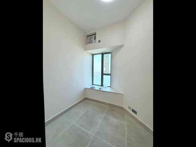 Tung Chung - Coastal Skyline Phase 3 La Rossa 13