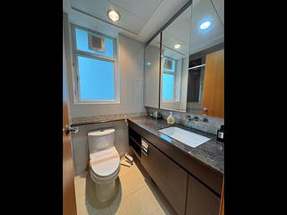 Tung Chung - Coastal Skyline Phase 4 Le Bleu Deux 16