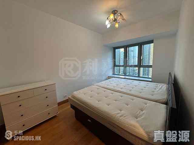 West Kowloon - The Harbourside Block 2 02