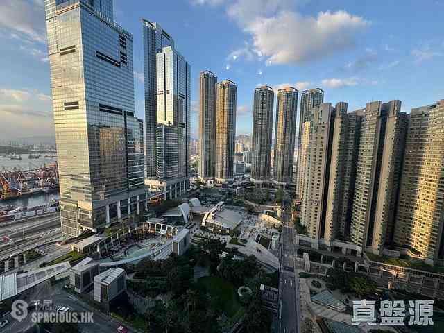 West Kowloon - The Harbourside Block 2 01