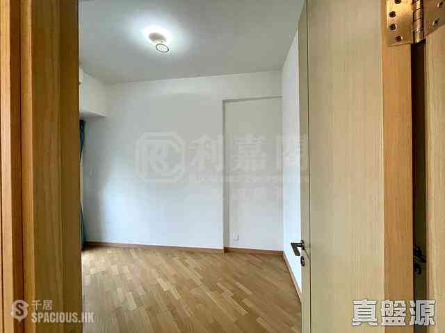 Tseung Kwan O - Alto Residences Block 6 03