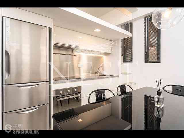 Kennedy Town - Luen Fat Apartments 02