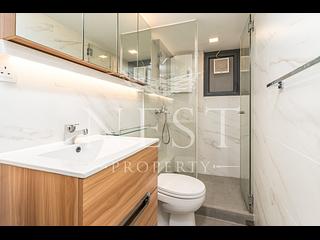 Kennedy Town - Luen Fat Apartments 03