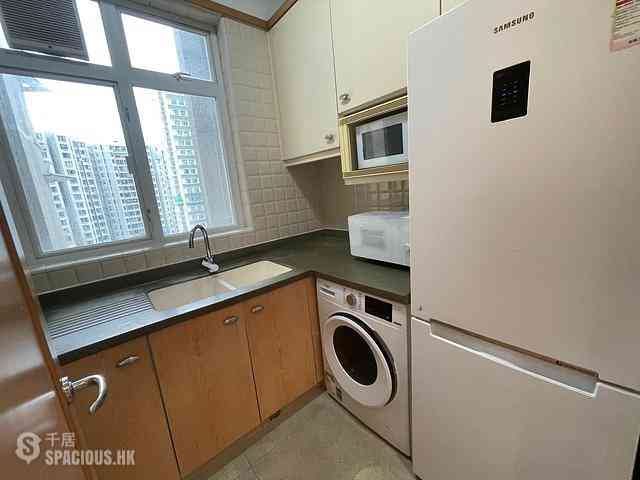 Quarry Bay - The Orchards Block 1 04