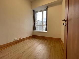 Quarry Bay - The Orchards Block 1 10