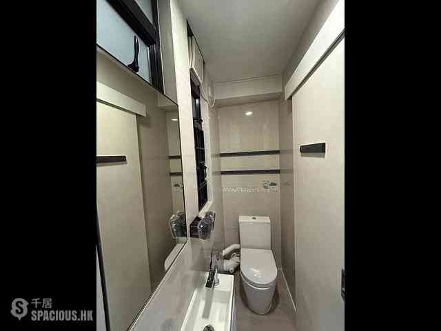 Sheung Wan - 64, Bonham Strand 03