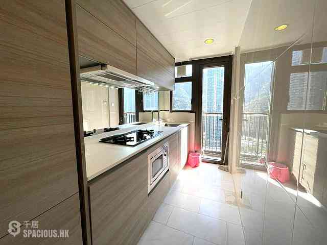 Tung Chung - The Visionary Tower 10 06
