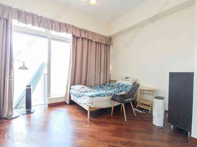 Wan Chai - The Avenue Phase 2 Block 2 01