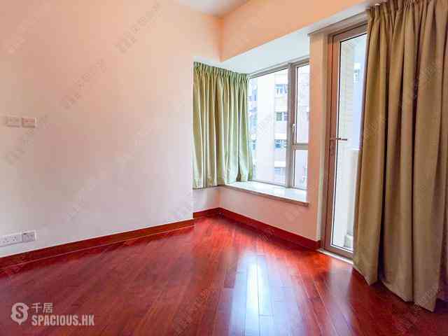 Wan Chai - The Avenue Phase 1 Block 5 02
