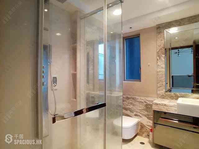 Wan Chai - The Avenue Phase 1 Block 5 03